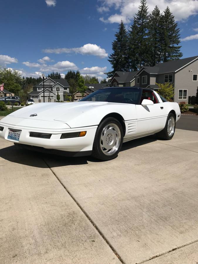 Chevrolet-corvette-1991-white