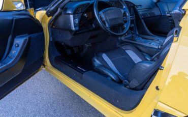 Chevrolet-corvette-1991-yellow-3