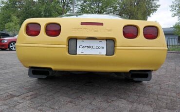 Chevrolet-corvette-1992-yellow-26