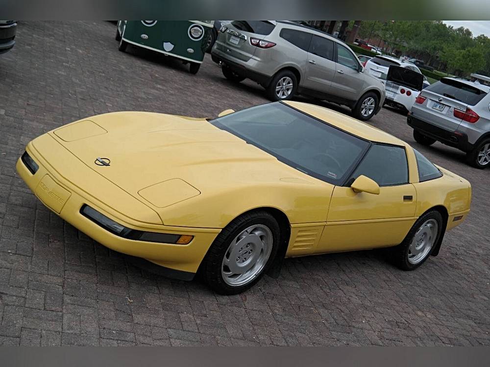 Chevrolet-corvette-1992-yellow-27
