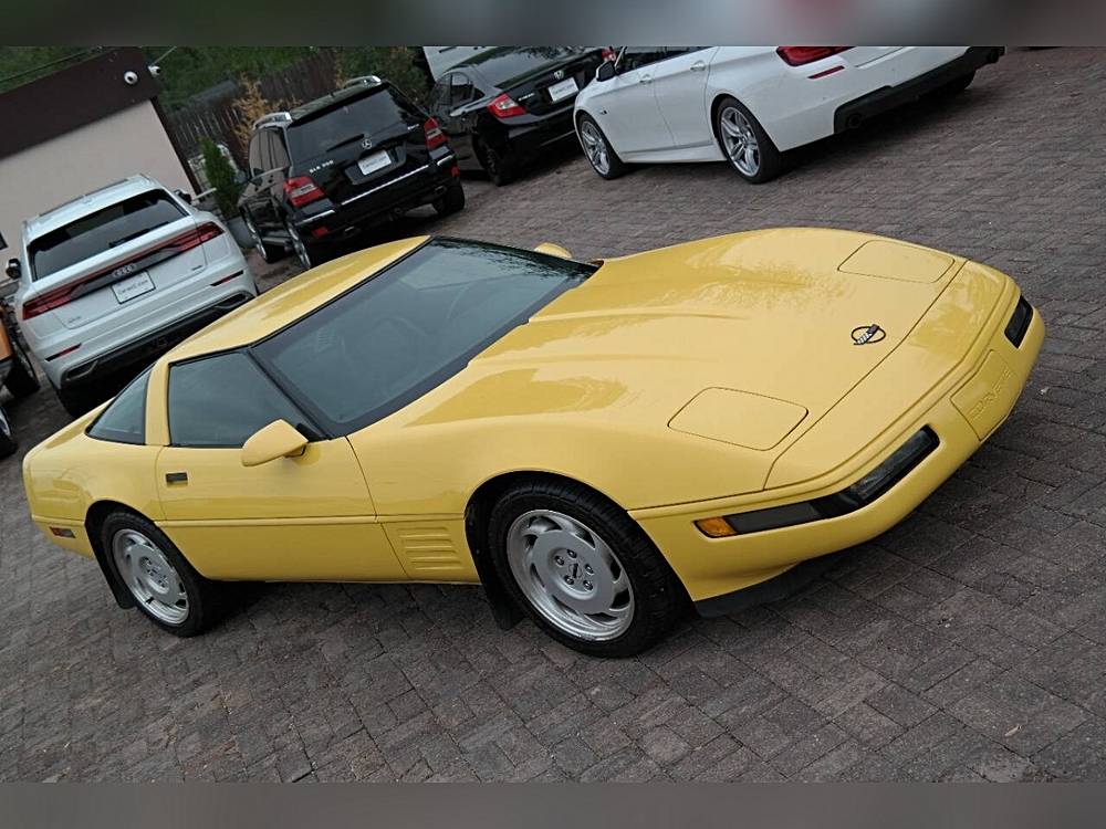 Chevrolet-corvette-1992-yellow-57
