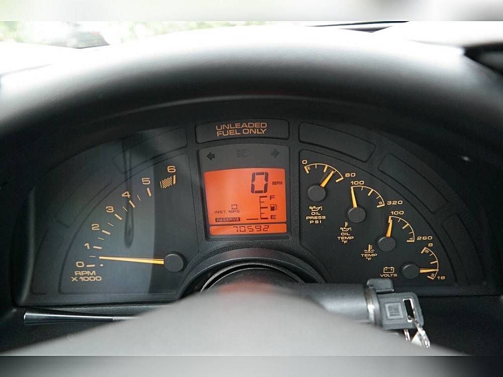 Chevrolet-corvette-1992-yellow-73