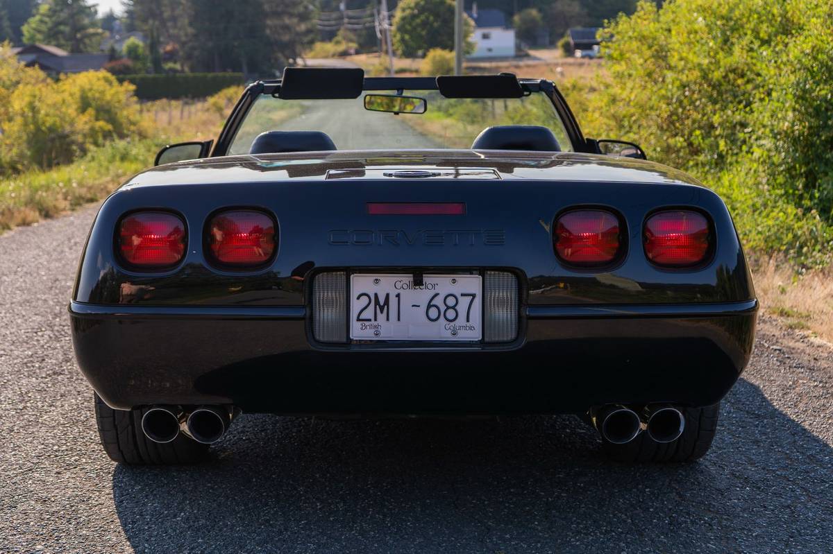 Chevrolet-corvette-1994-black-10