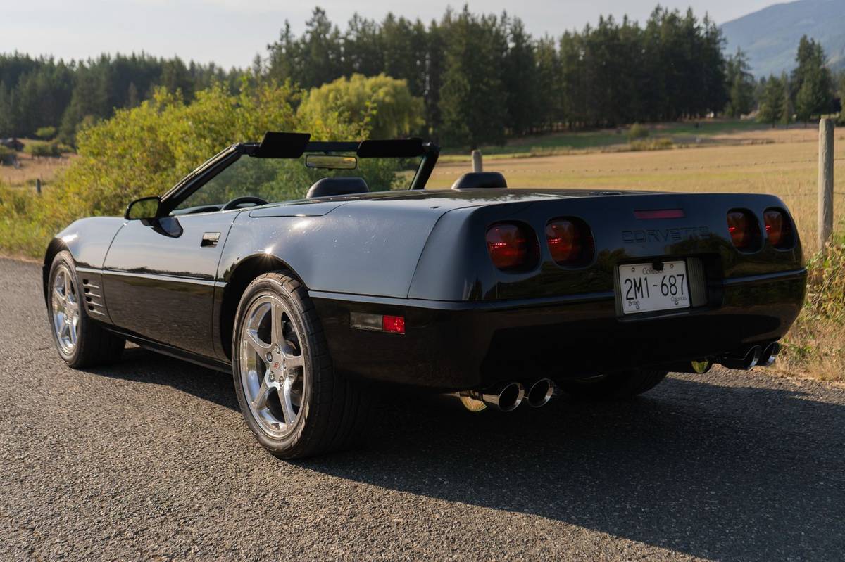 Chevrolet-corvette-1994-black-11