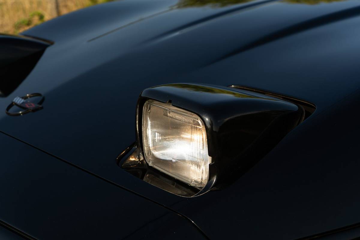 Chevrolet-corvette-1994-black-14