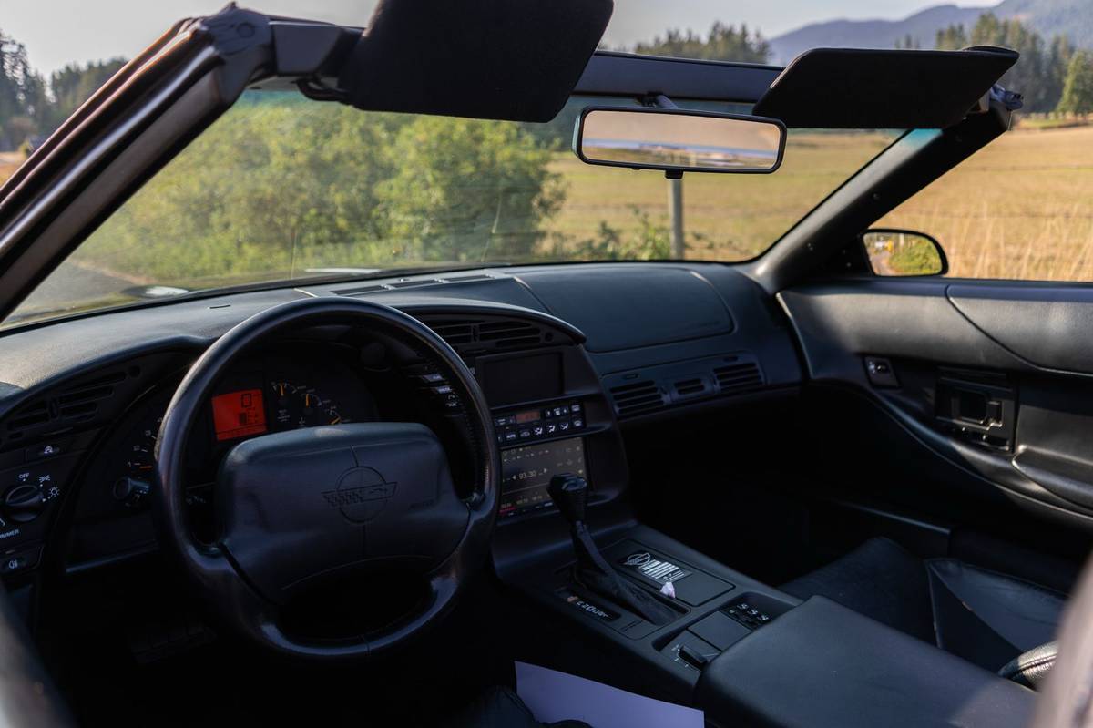 Chevrolet-corvette-1994-black-15