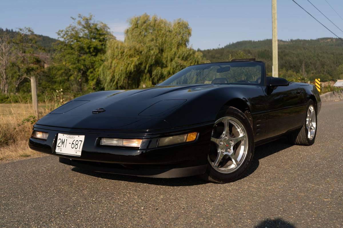 Chevrolet-corvette-1994-black-3