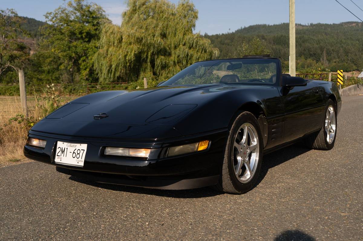 Chevrolet-corvette-1994-black-4