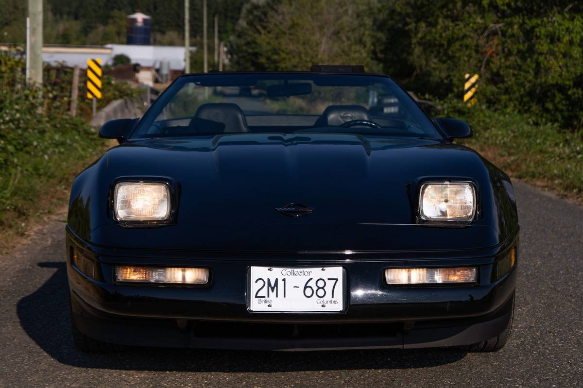 Chevrolet-corvette-1994-black-6