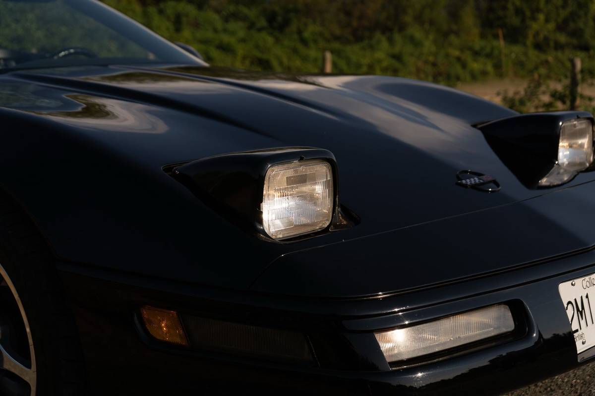 Chevrolet-corvette-1994-black-7