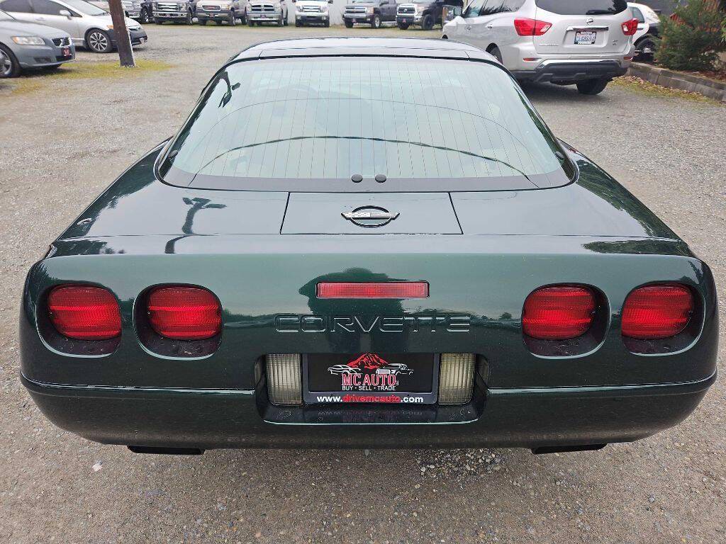 Chevrolet-corvette-1994-green-50