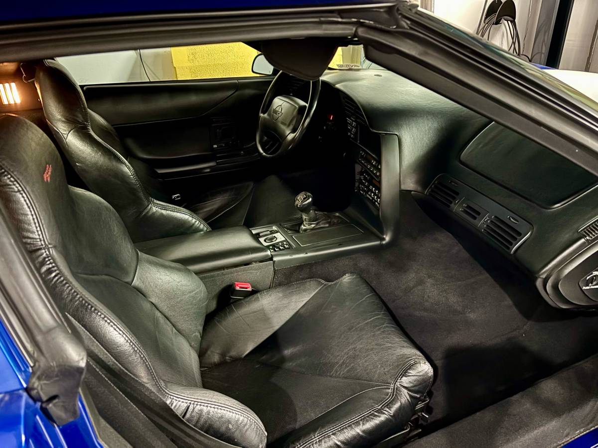 Chevrolet-corvette-1996-blue-6