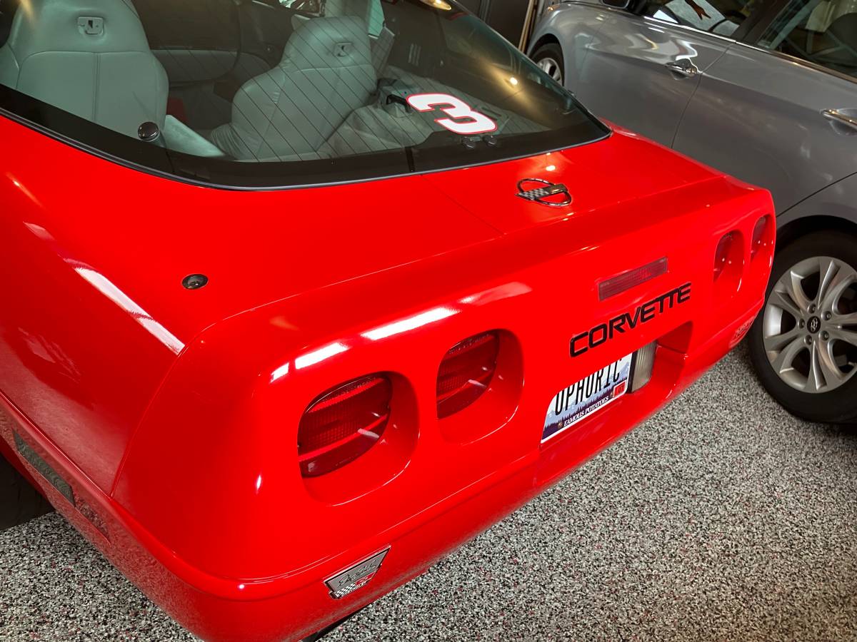 Chevrolet-corvette-1996-red-13