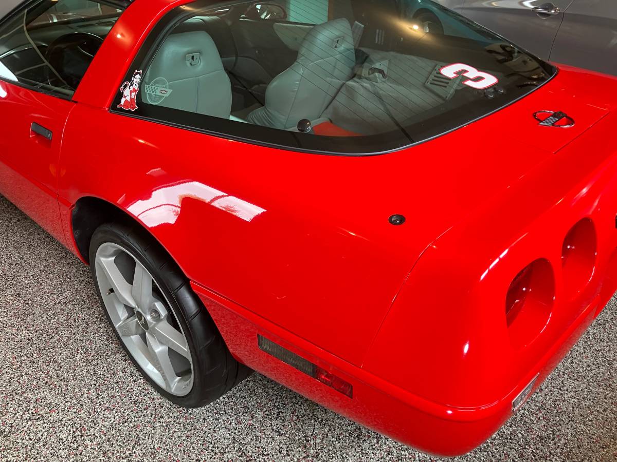 Chevrolet-corvette-1996-red-9