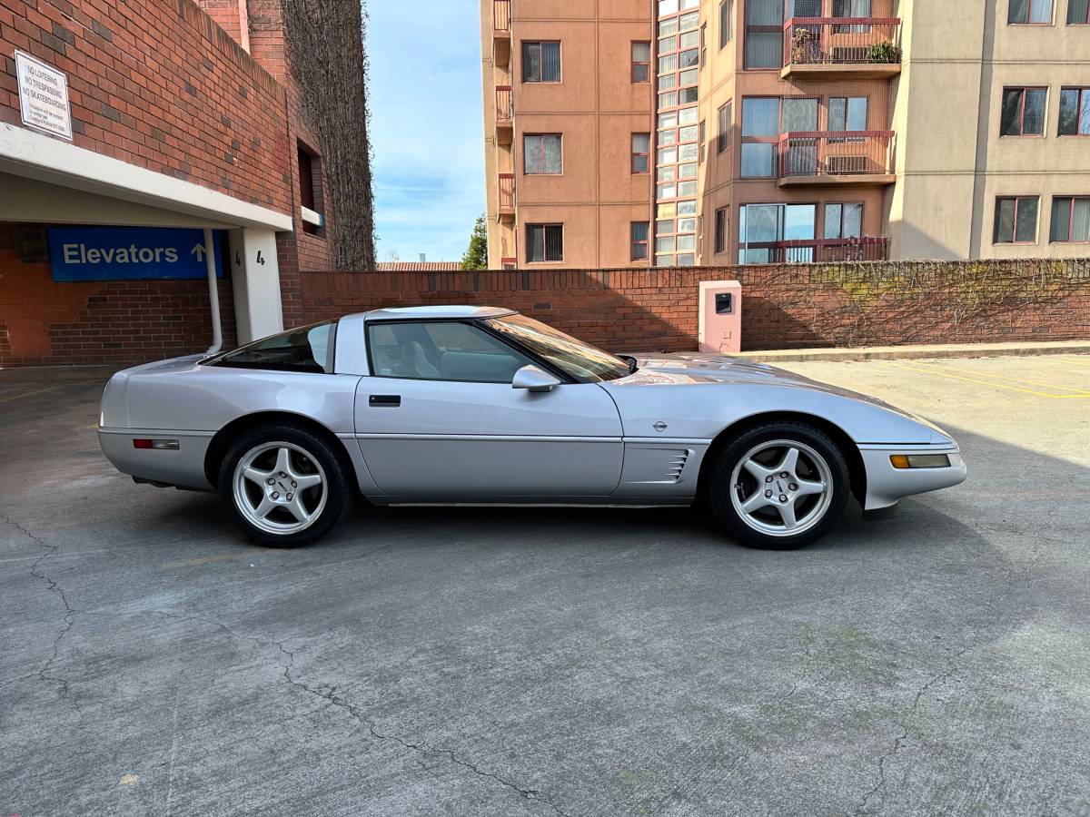Chevrolet-corvette-1996-silver-1