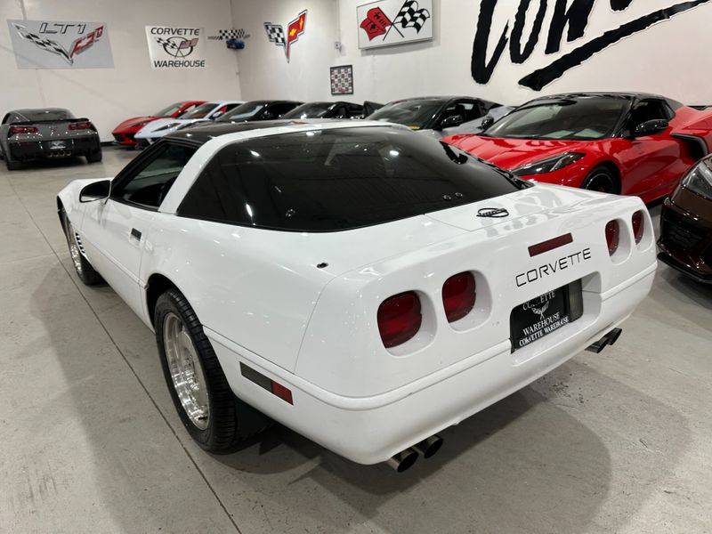 Chevrolet-corvette-1996-white-41