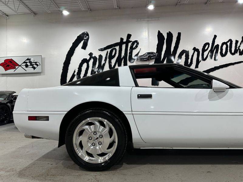 Chevrolet-corvette-1996-white-42