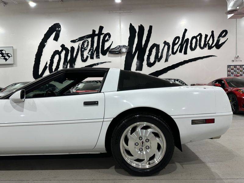 Chevrolet-corvette-1996-white-45