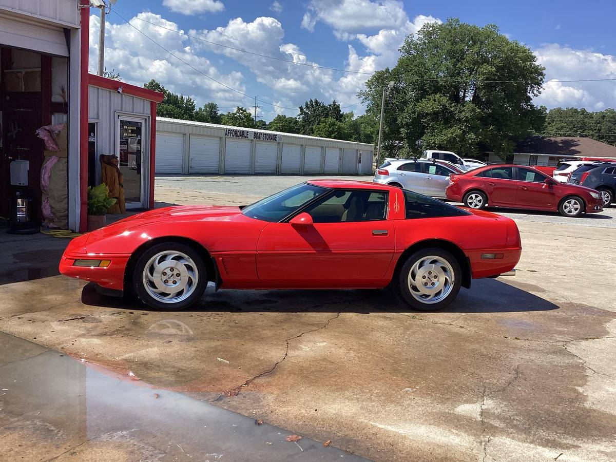 Chevrolet-corvette-amp-convertible-1996-red-2