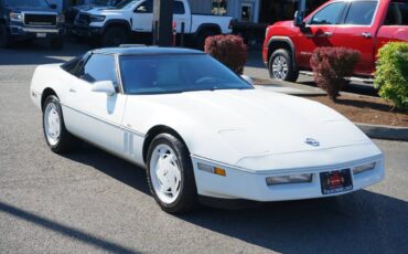 Chevrolet-corvette-base-1988-white-11
