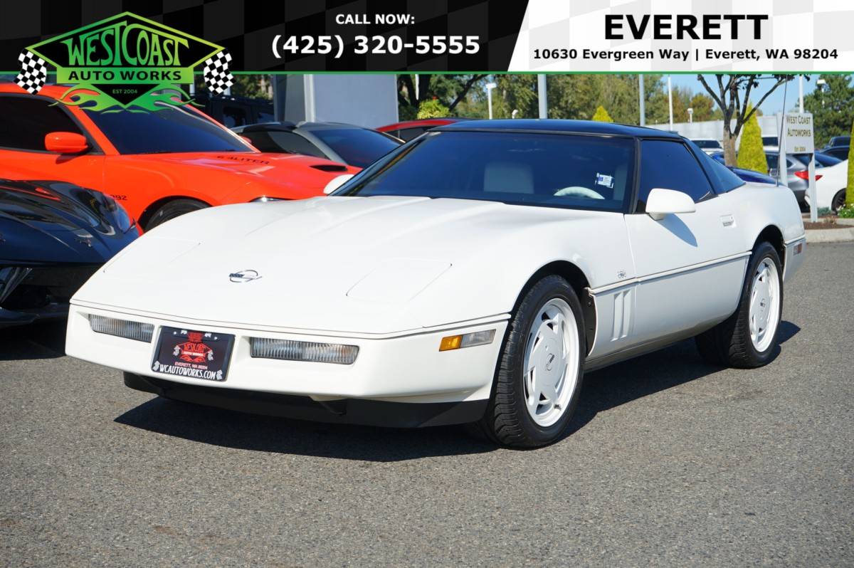 Chevrolet-corvette-base-1988-white-5