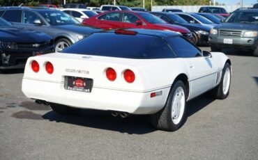 Chevrolet-corvette-base-1988-white-9