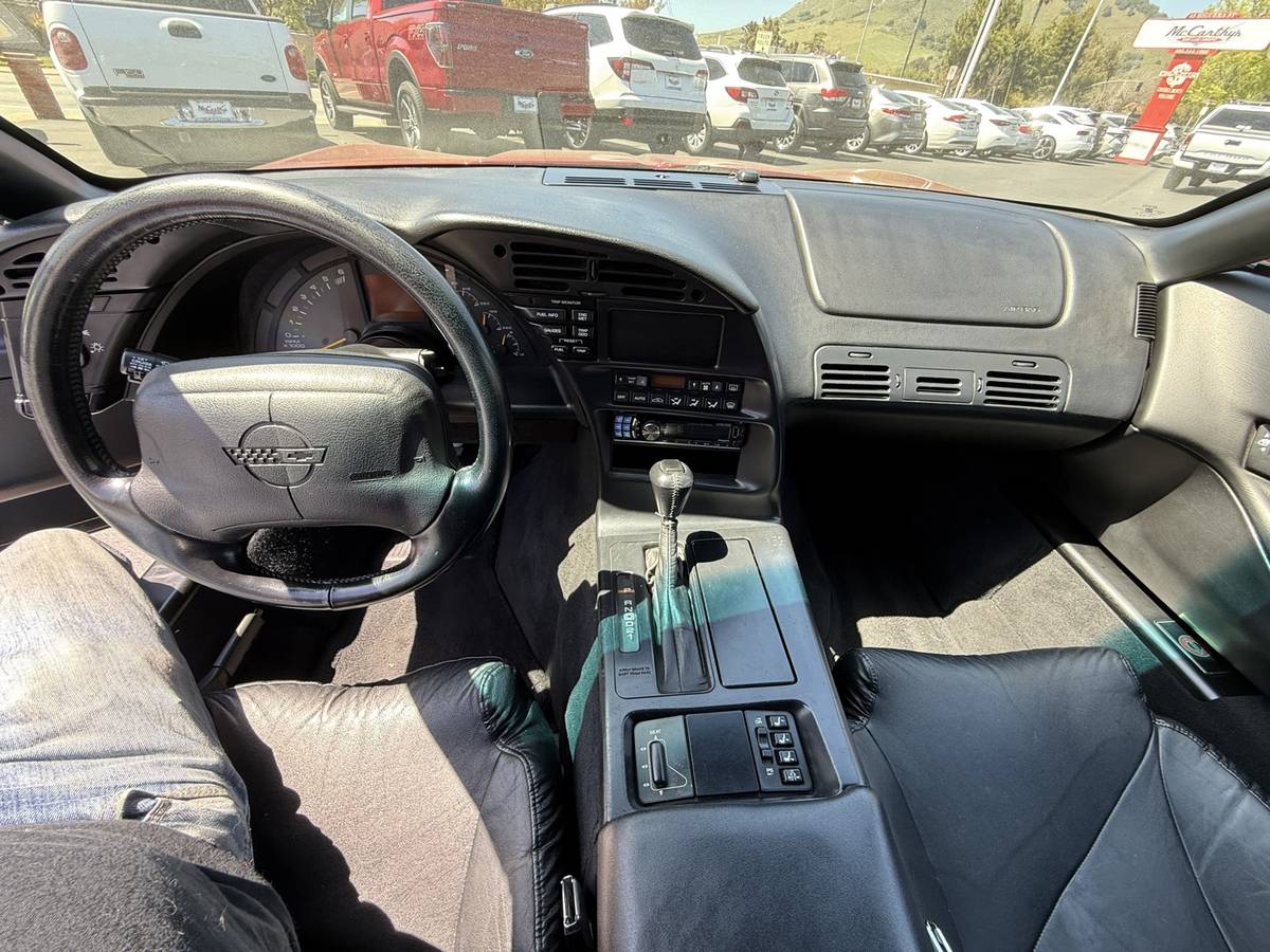 Chevrolet-corvette-base-1994-29