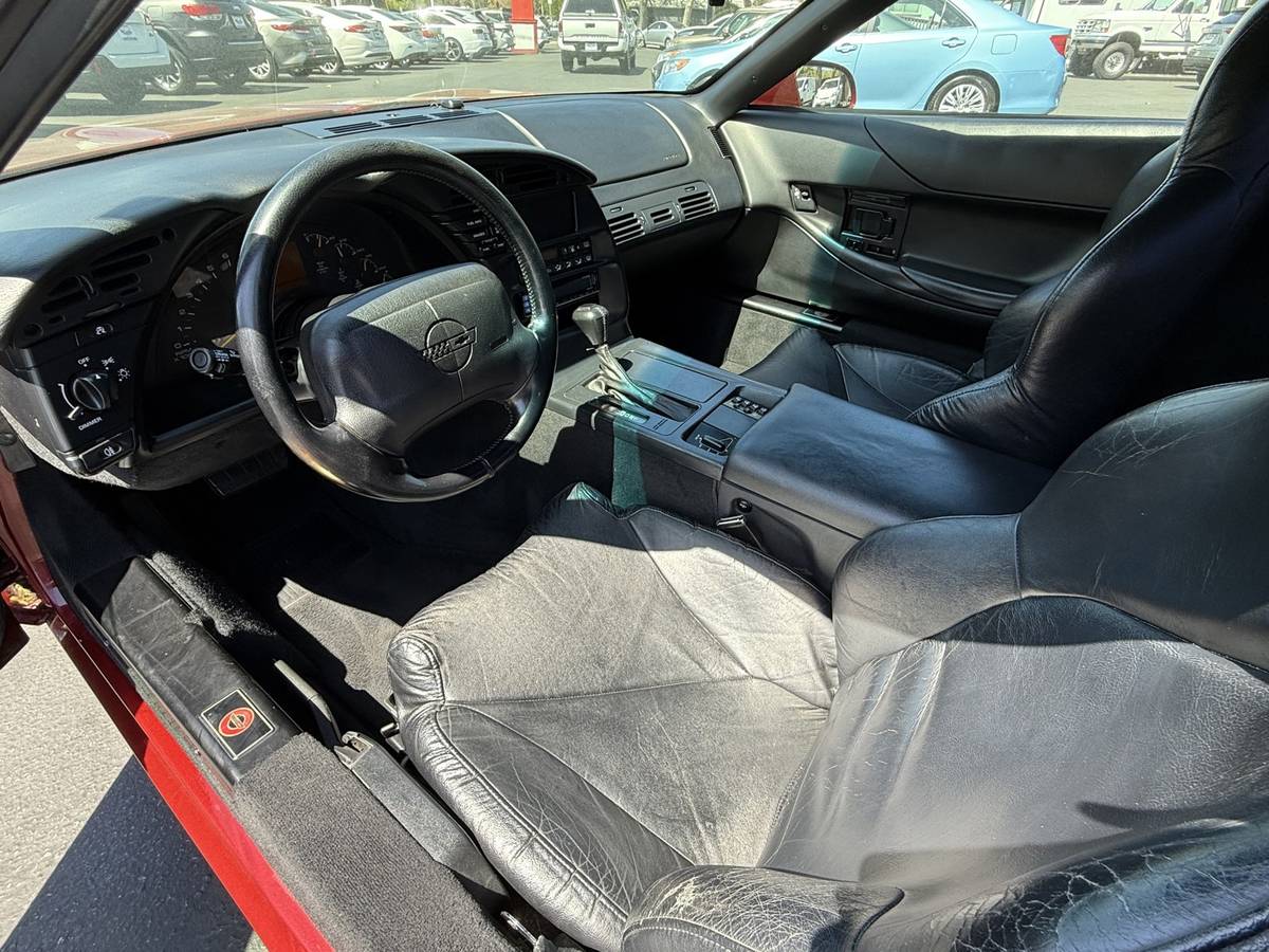 Chevrolet-corvette-base-1994-32