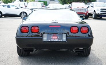 Chevrolet-corvette-base-1995-black-3