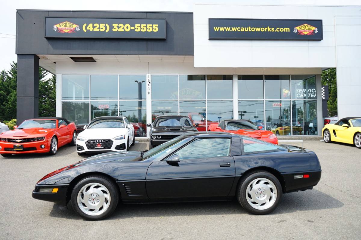 Chevrolet-corvette-base-1995-black-32