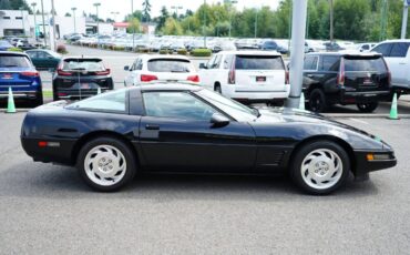 Chevrolet-corvette-base-1995-black-4