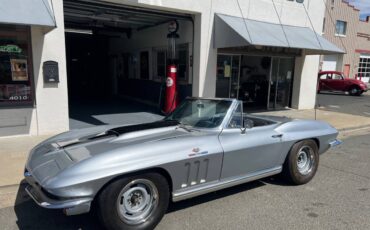 Chevrolet-corvette-c2-1965-1