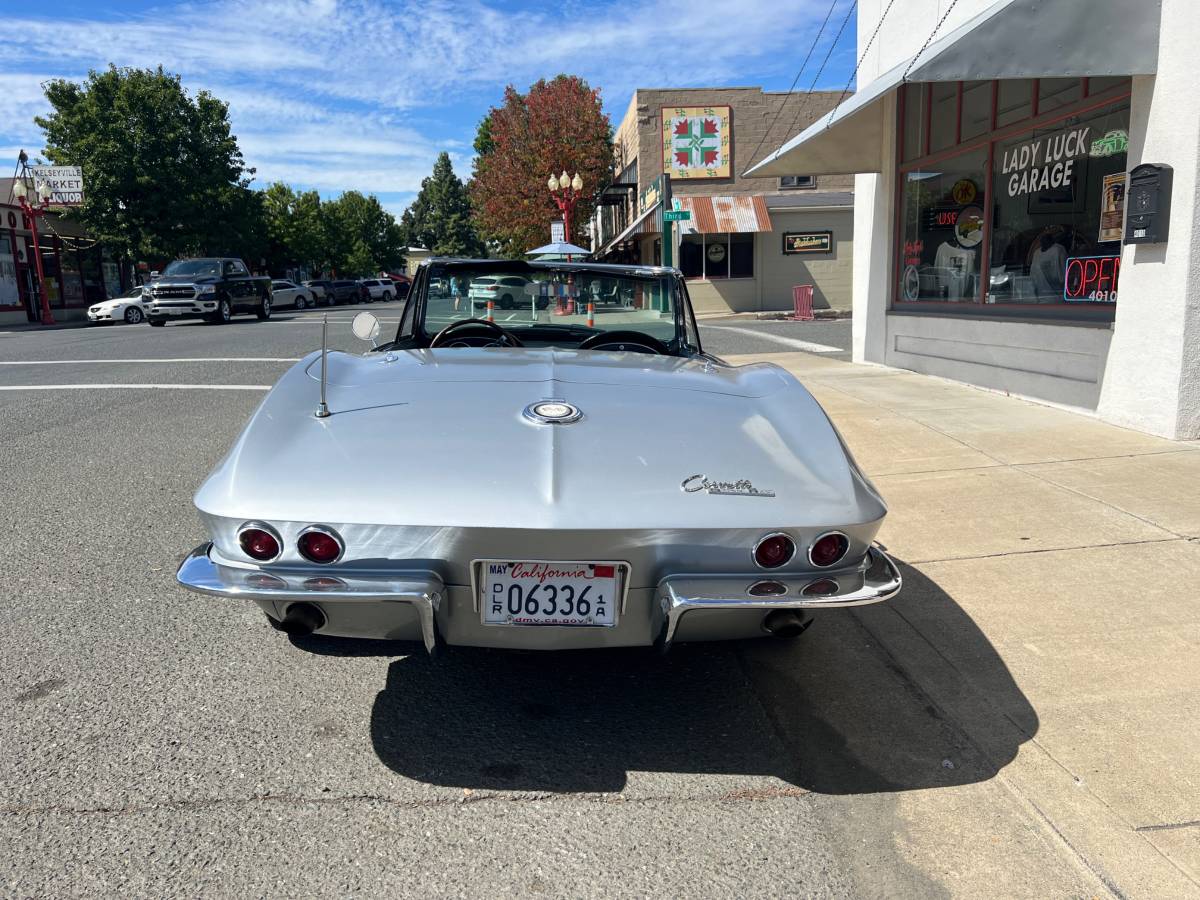 Chevrolet-corvette-c2-1965-2