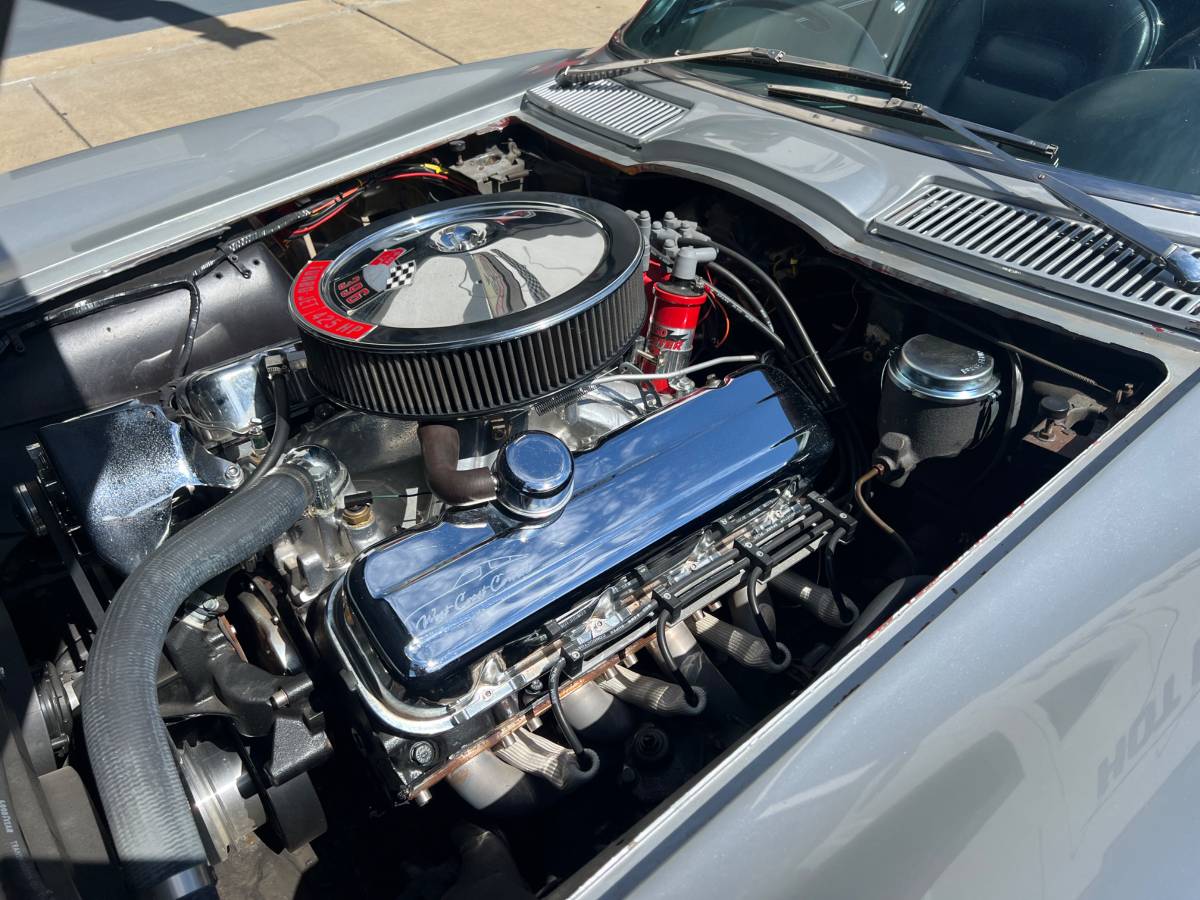 Chevrolet-corvette-c2-1965-5