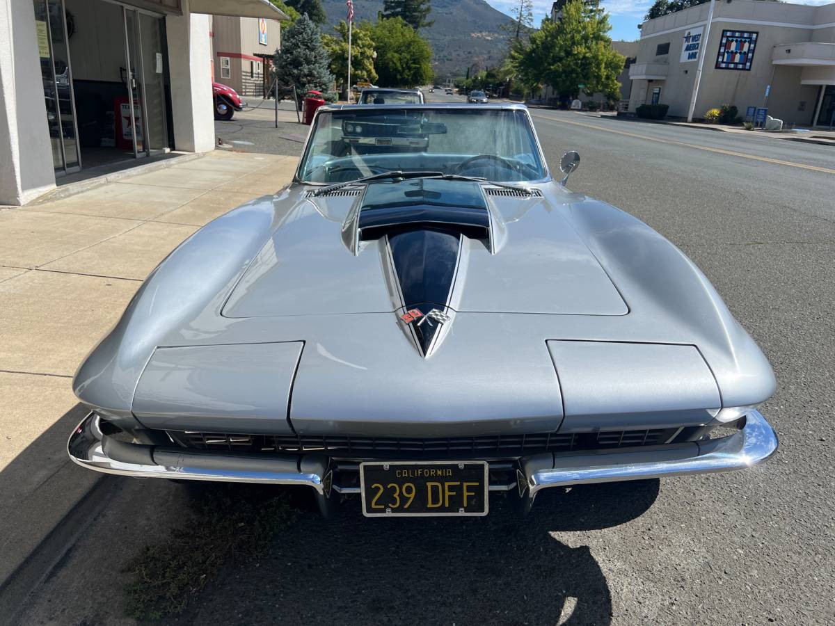 Chevrolet-corvette-c2-1965