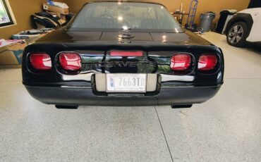 Chevrolet-corvette-c4-1996-black-10