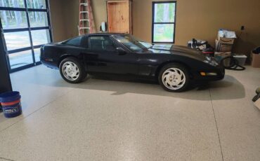 Chevrolet-corvette-c4-1996-black-18