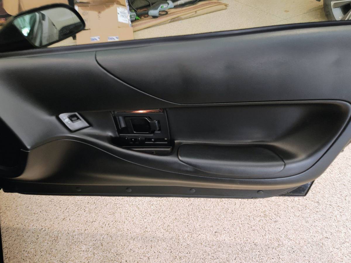 Chevrolet-corvette-c4-1996-black-19