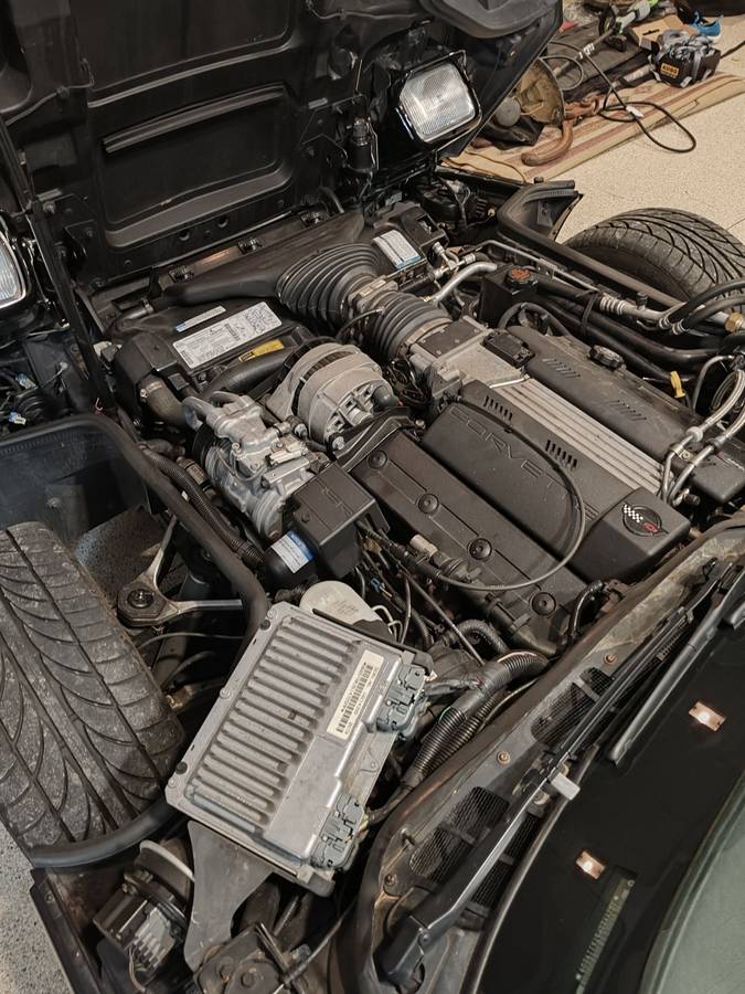 Chevrolet-corvette-c4-1996-black-4
