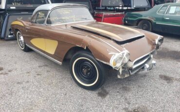 Chevrolet-corvette-convertible-1962-brown-11