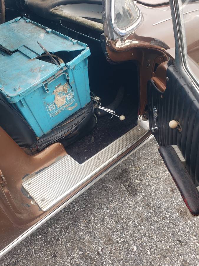 Chevrolet-corvette-convertible-1962-brown-14