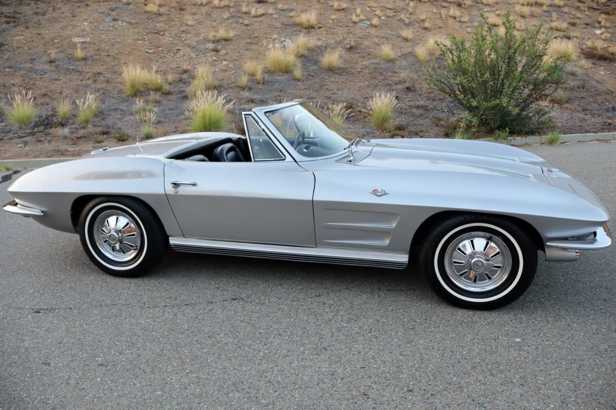 Chevrolet-corvette-convertible-1964-10