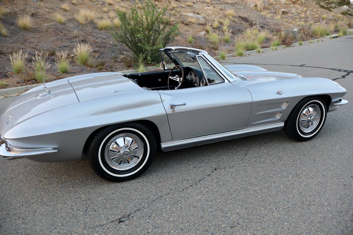 Chevrolet-corvette-convertible-1964-11