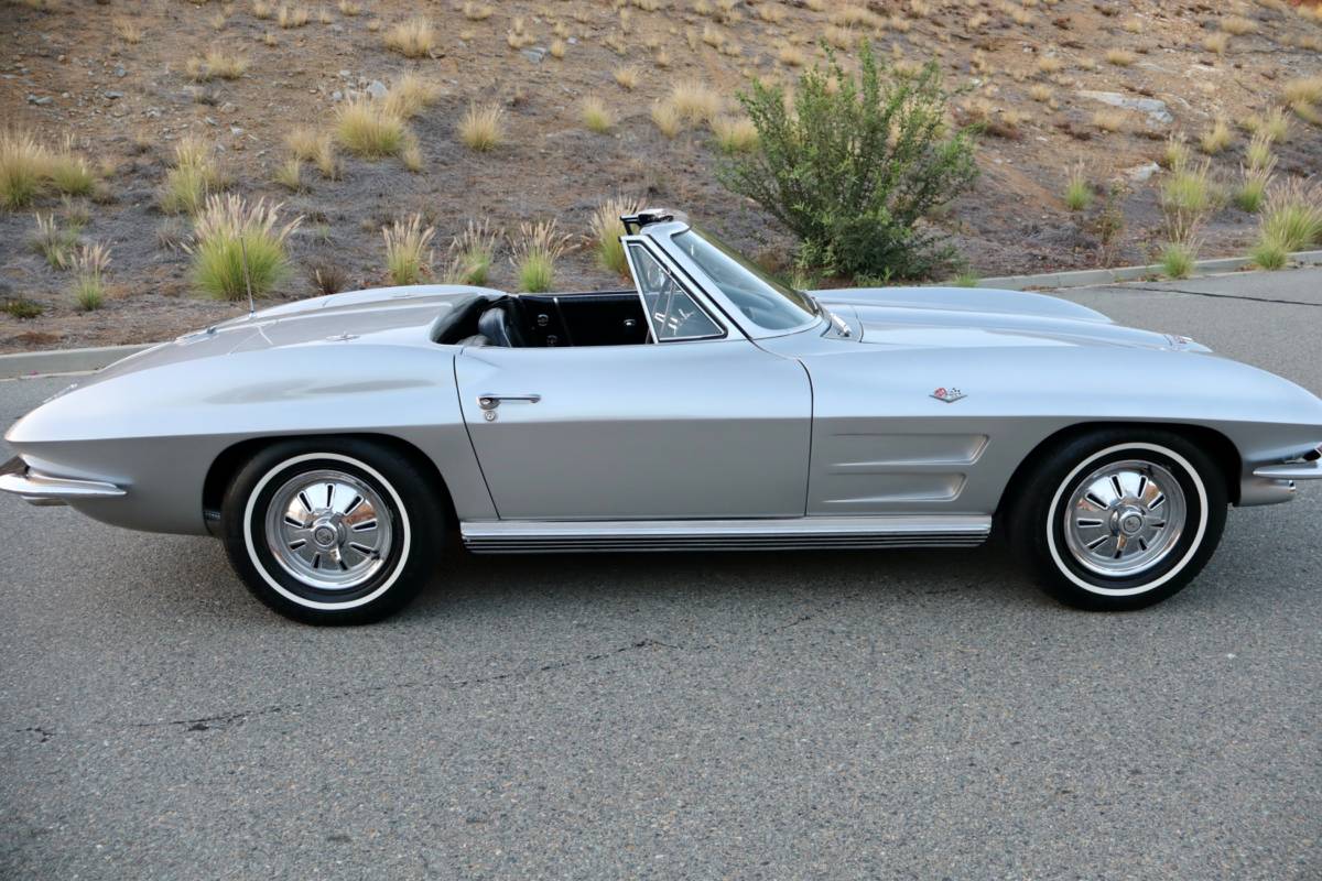 Chevrolet-corvette-convertible-1964-13