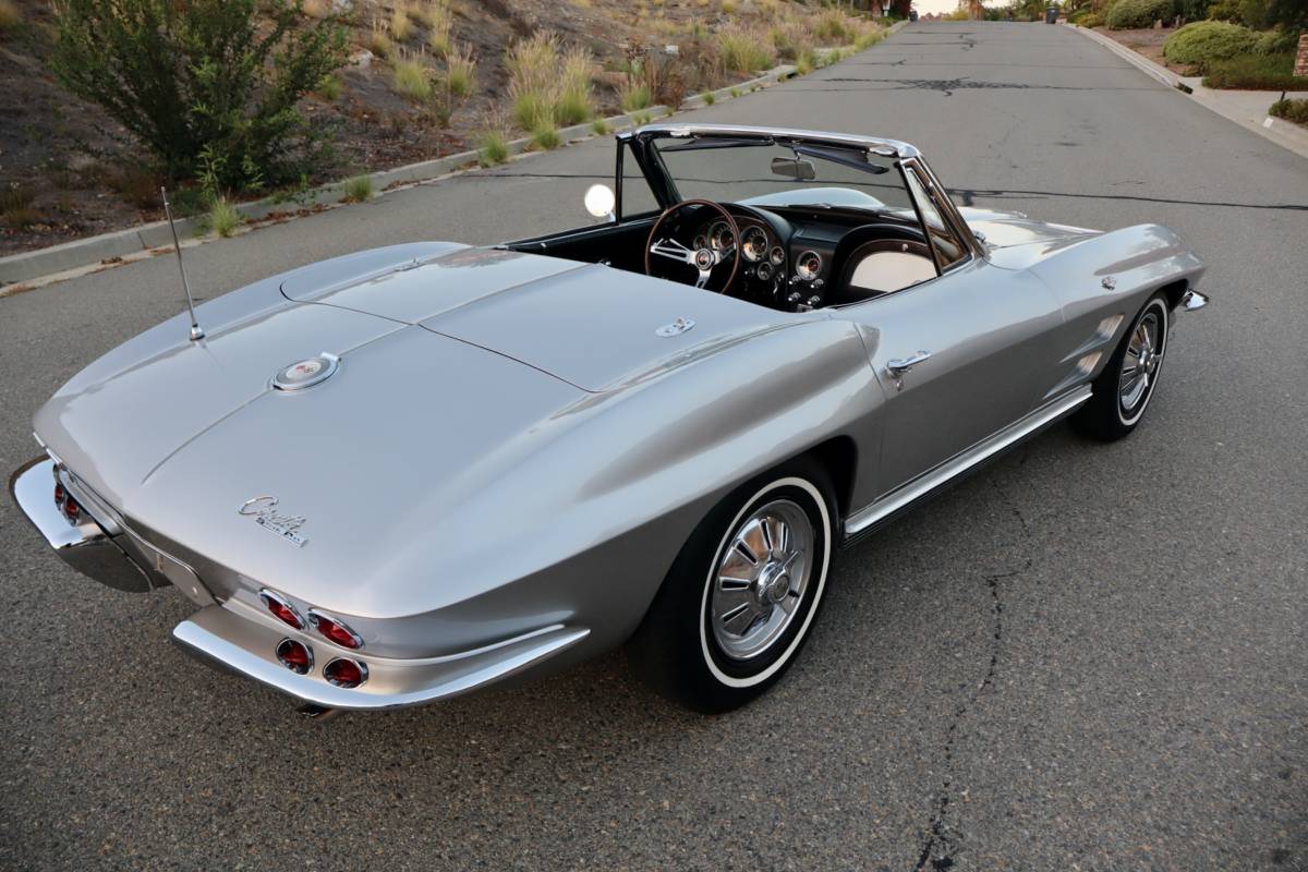 Chevrolet-corvette-convertible-1964-14