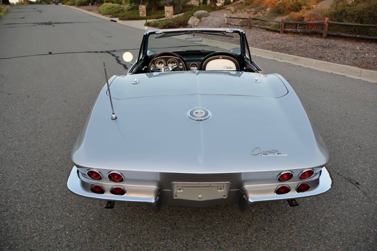 Chevrolet-corvette-convertible-1964-16