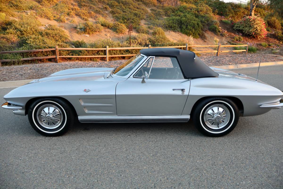 Chevrolet-corvette-convertible-1964-22