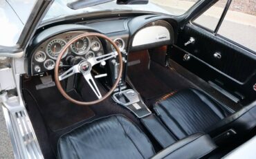 Chevrolet-corvette-convertible-1964-23