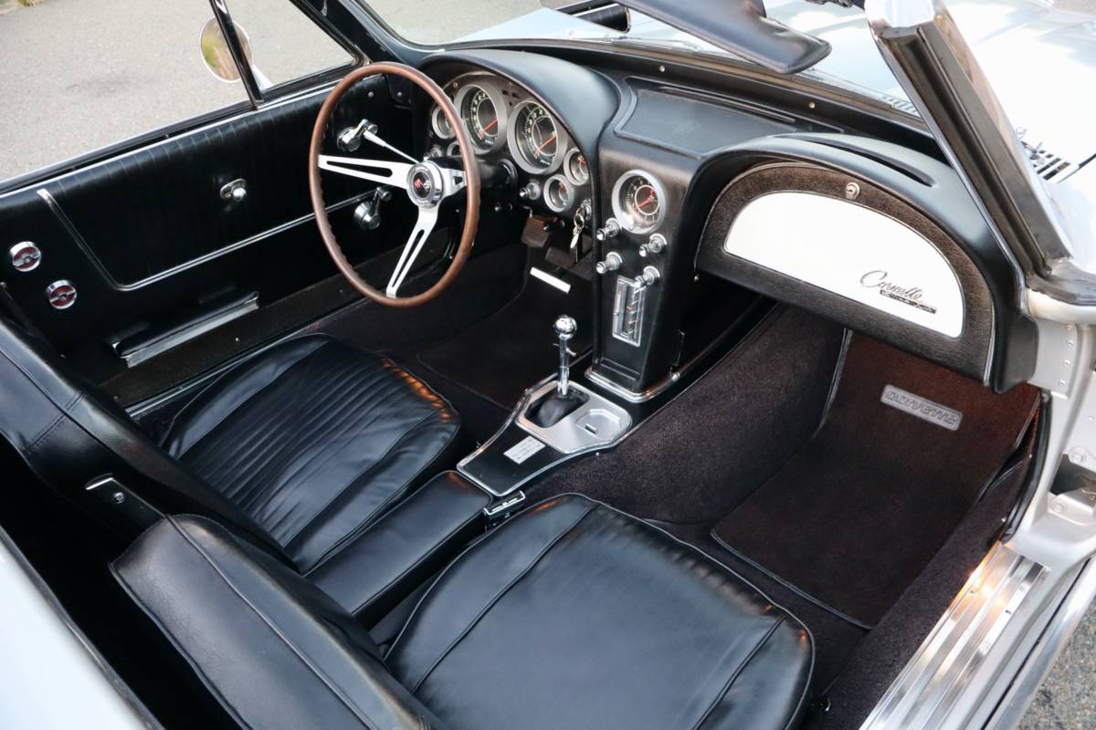 Chevrolet-corvette-convertible-1964-32