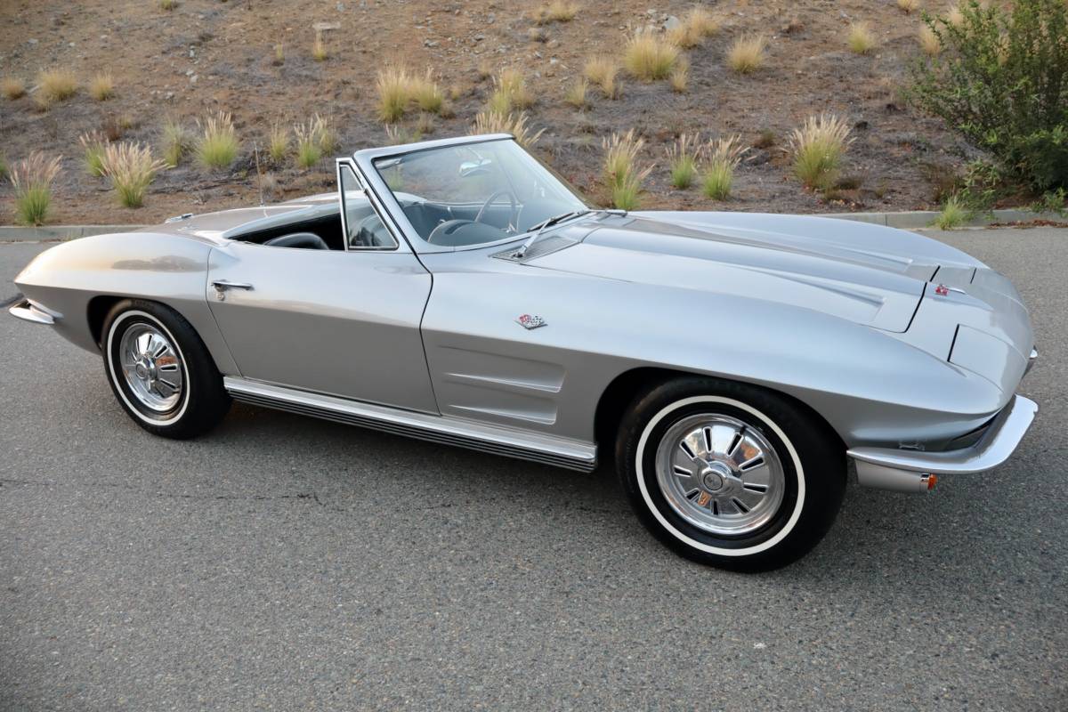 Chevrolet-corvette-convertible-1964-4